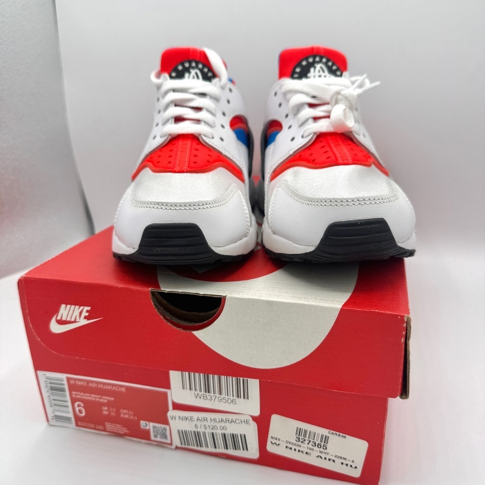 NWT Nike Hurache Women’s Sneakers in White Bright Crimson / Photo Blue / Black - Picture 7 of 14